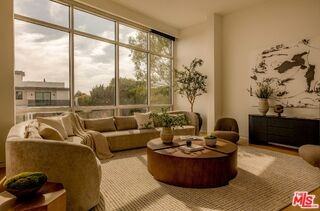 3218 Maplewood Ave - Photo 6 of 8