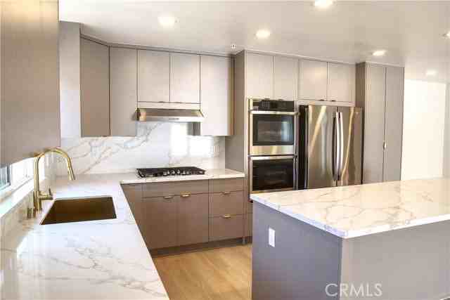 1310 Elm Ave - Photo 3 of 8