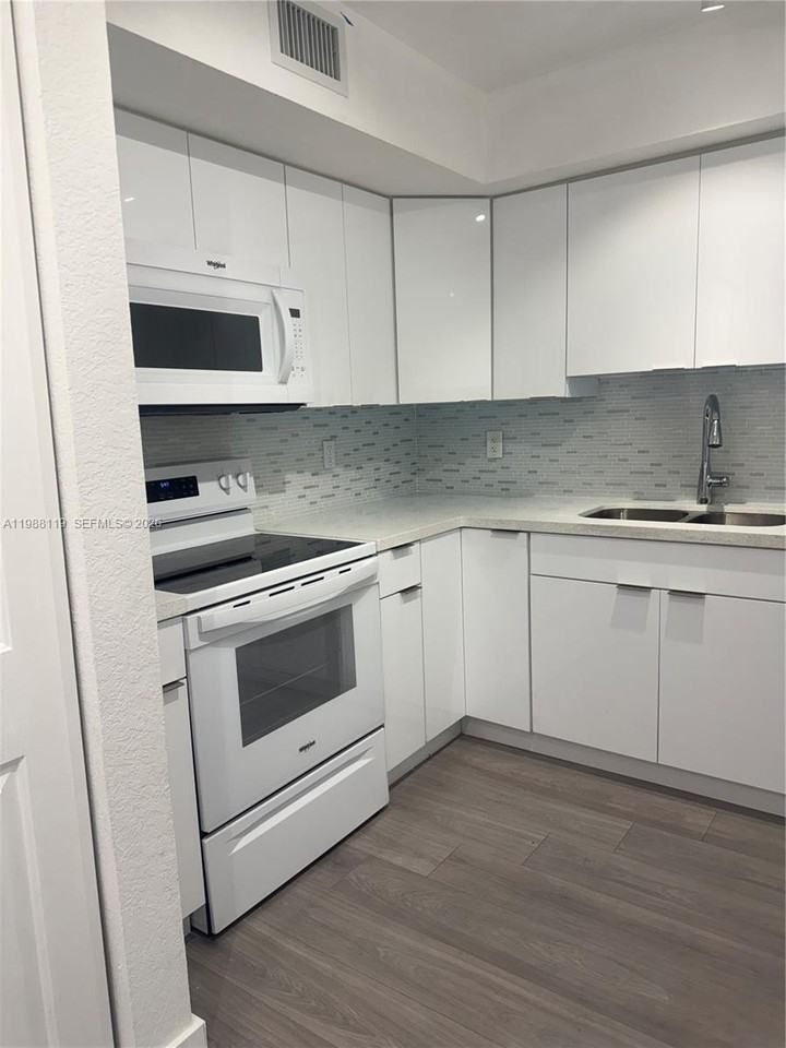 2120 W Flagler St #203 - Photo 2 of 25