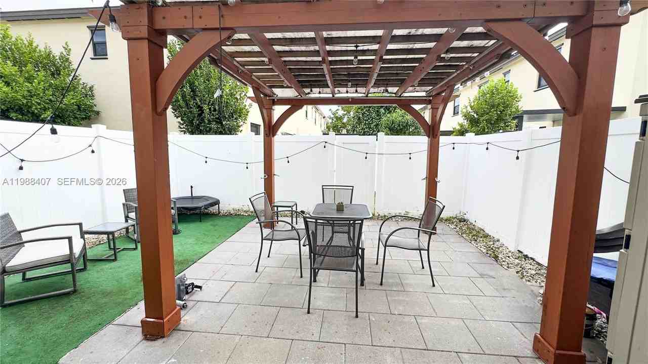 3318 W 106th Ter - Photo 3 of 28