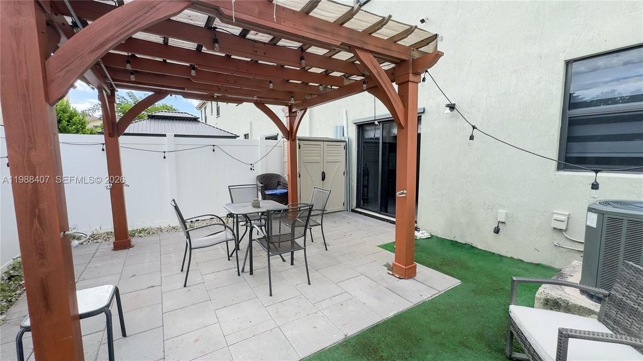 3318 W 106th Ter - Photo 4 of 28