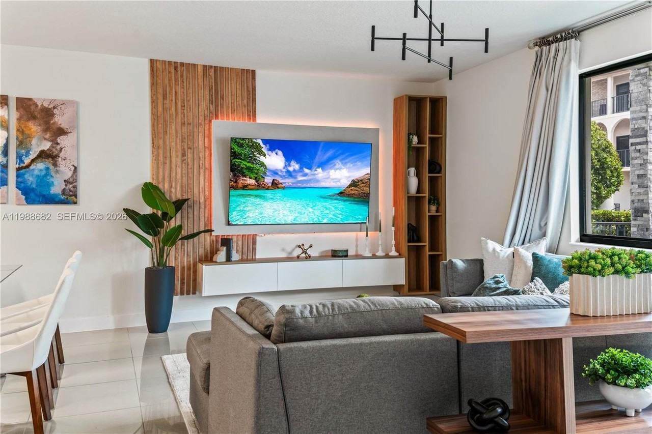 4741 Nw 84th Ave #0 - Photo 6 of 27