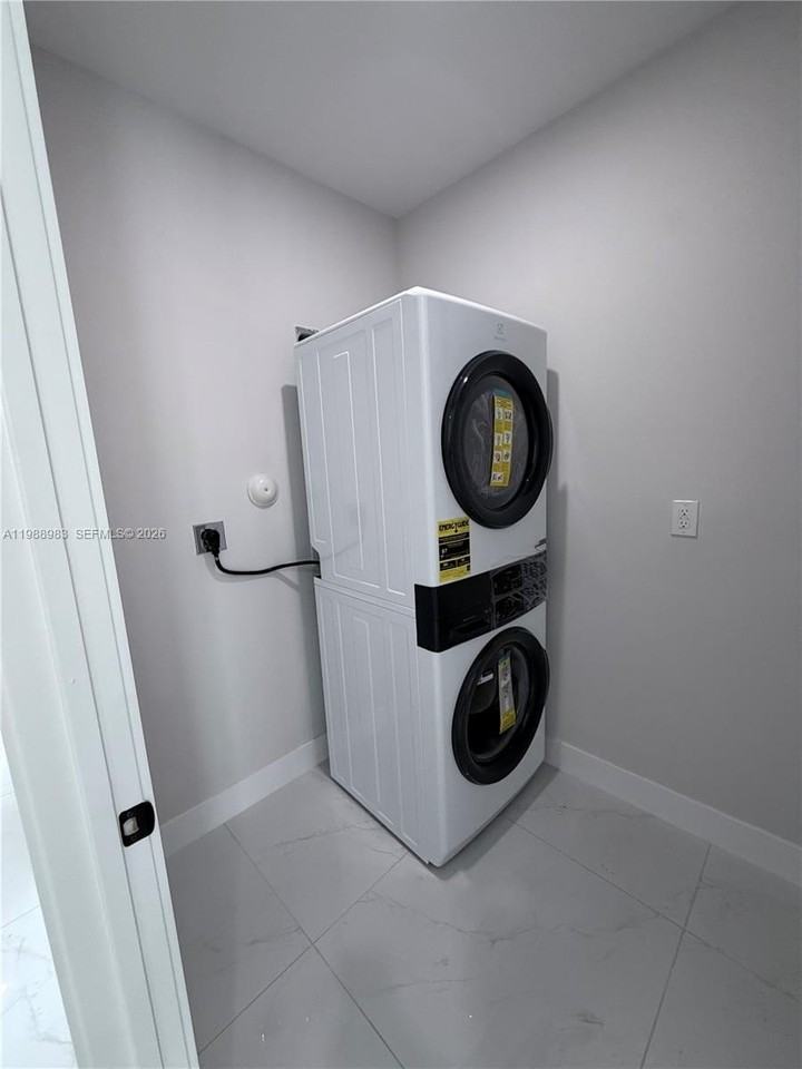 12330 Sw 219th St - Photo 5 of 14