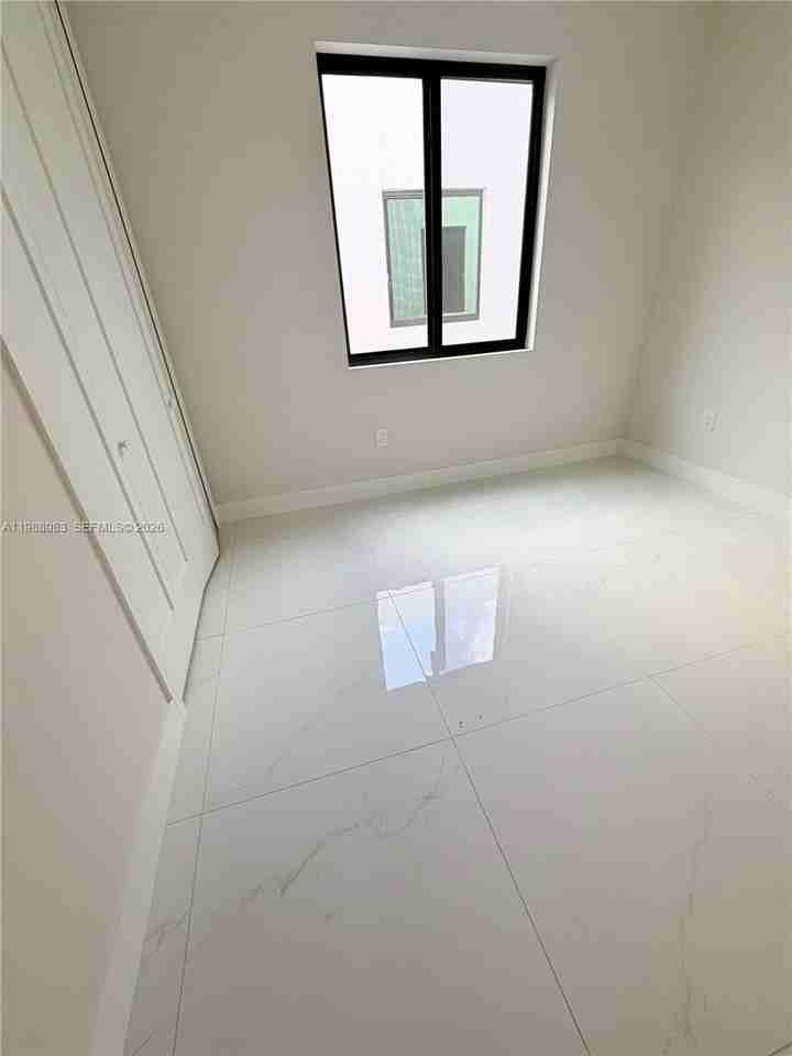 12330 Sw 219th St - Photo 6 of 14