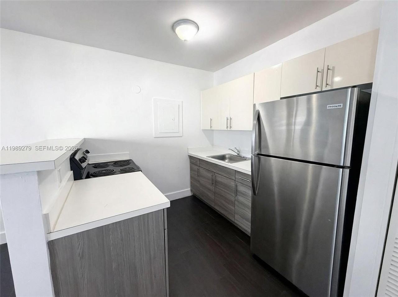 1040 Nw 3rd Ave #5 - Photo 7 of 9