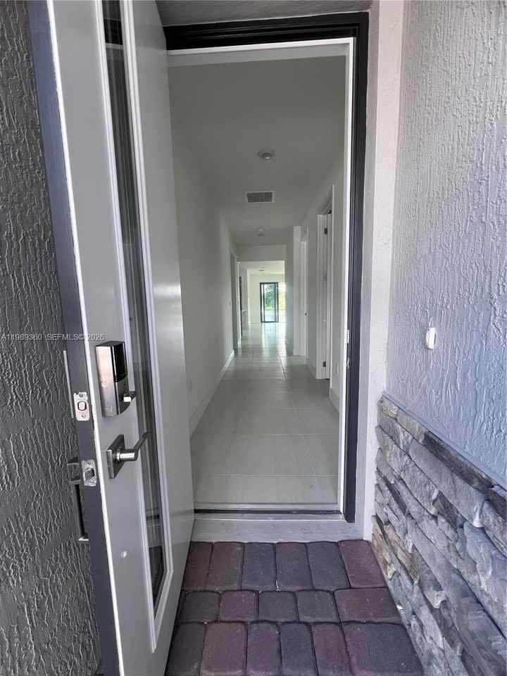 4784 Sw 72nd Ter #0 - Photo 5 of 50