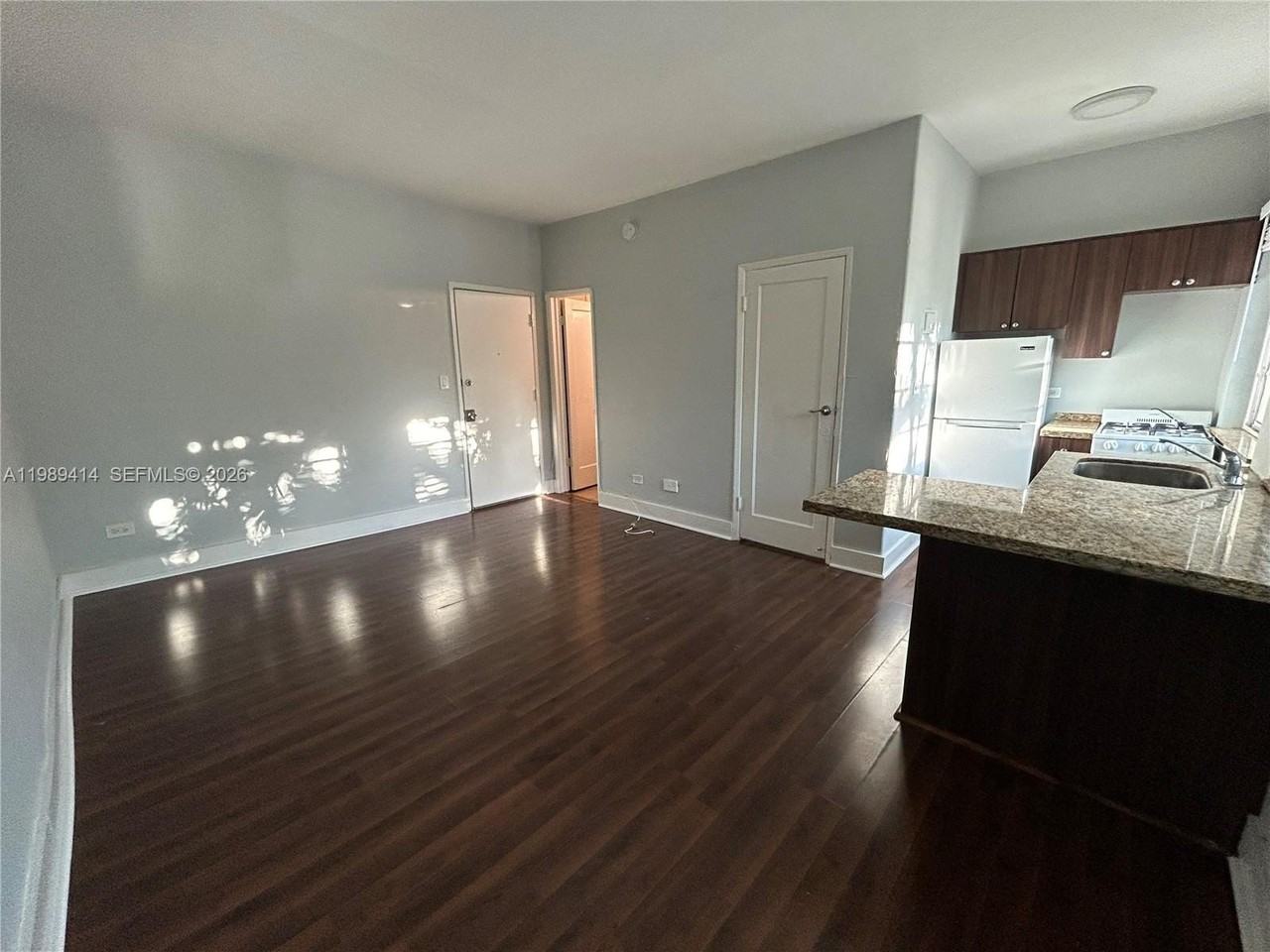 1007 Pennsylvania Ave #16 - Photo 5 of 10