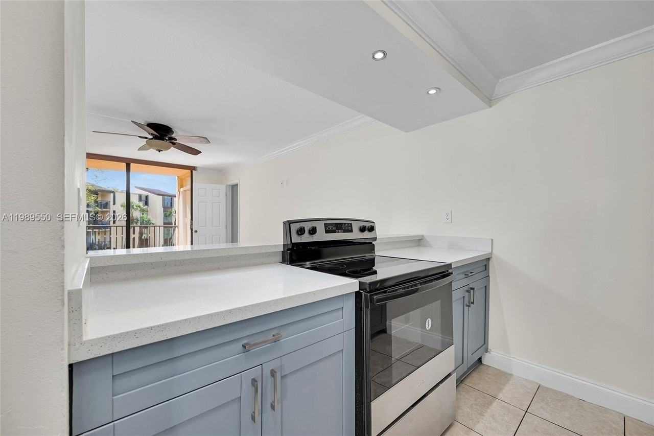 14601 N Kendall Dr #308K - Photo 3 of 22