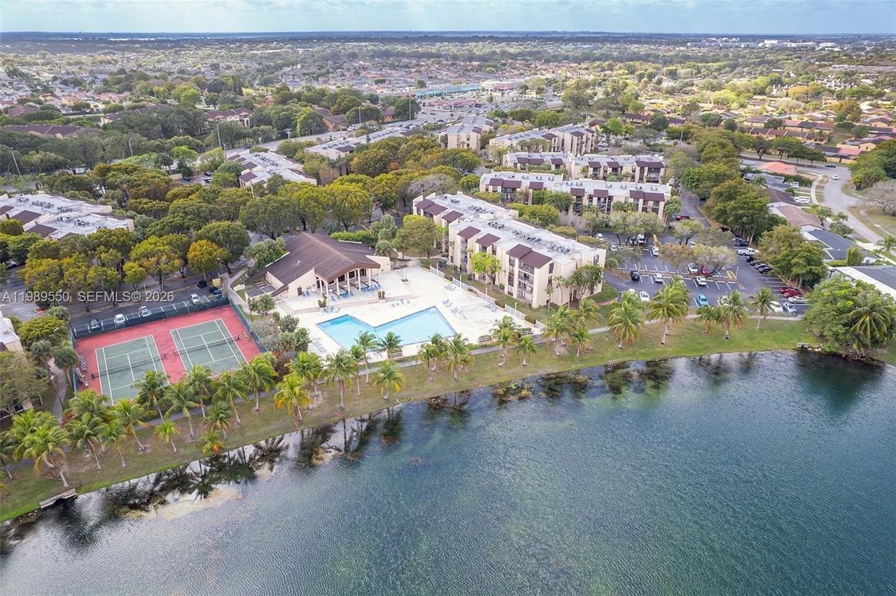 14601 N Kendall Dr #308K - Photo 7 of 22