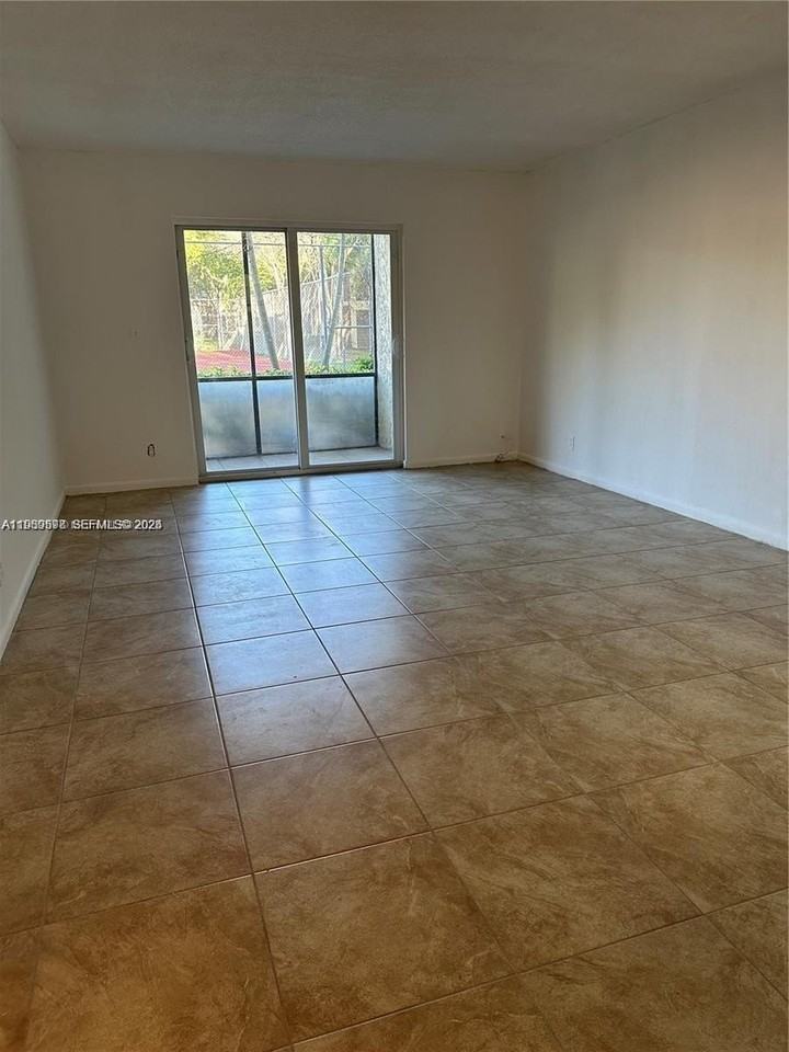 253 S Cypress Rd #214 - Photo 6 of 24