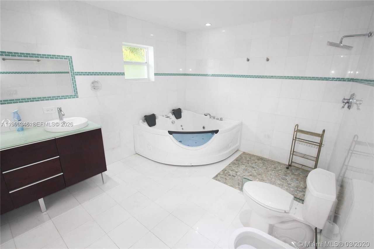 3406 Ne 168th St #3406 - Photo 7 of 23