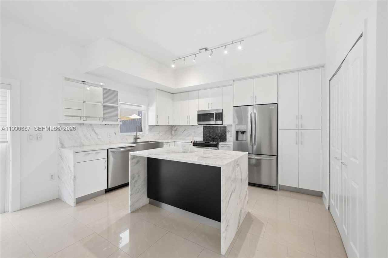 22242 Sw 88th Path - Photo 4 of 25