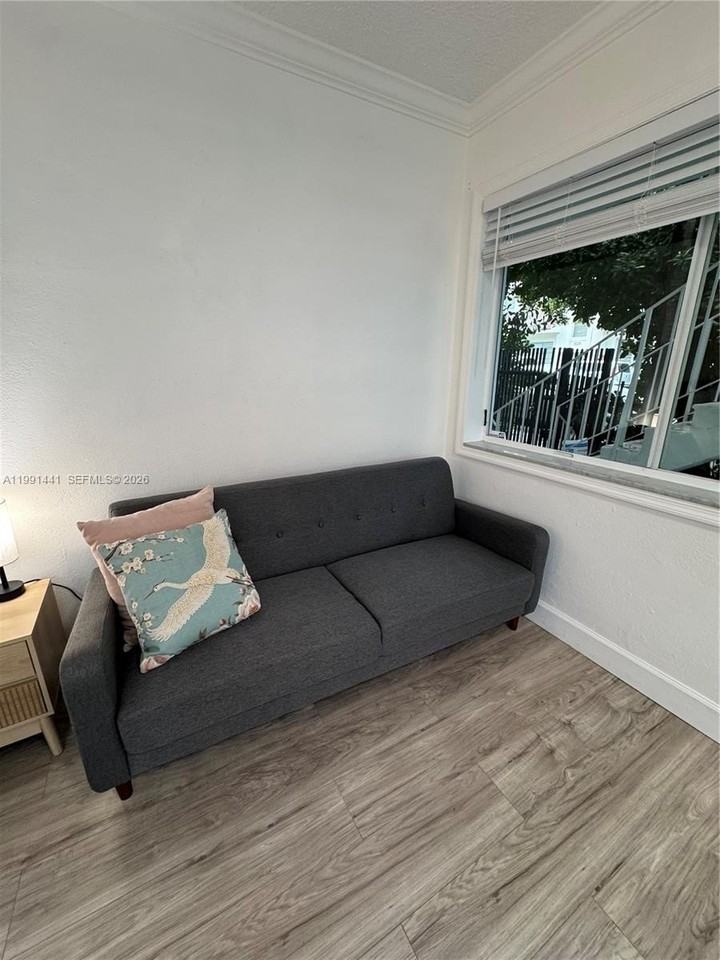 740 11th St #3A - Photo 7 of 17