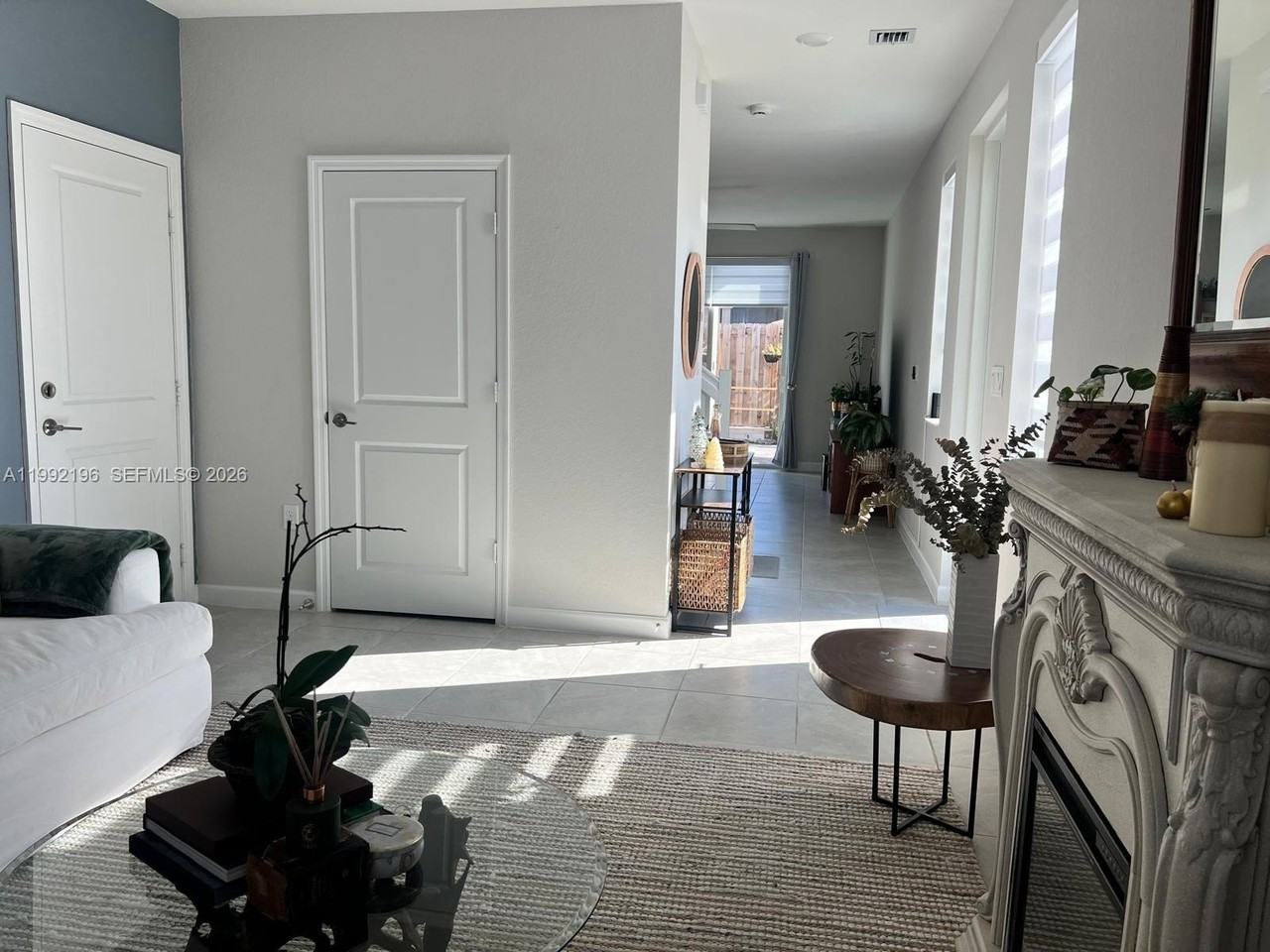 1487 Se 7th Ter - Photo 2 of 12