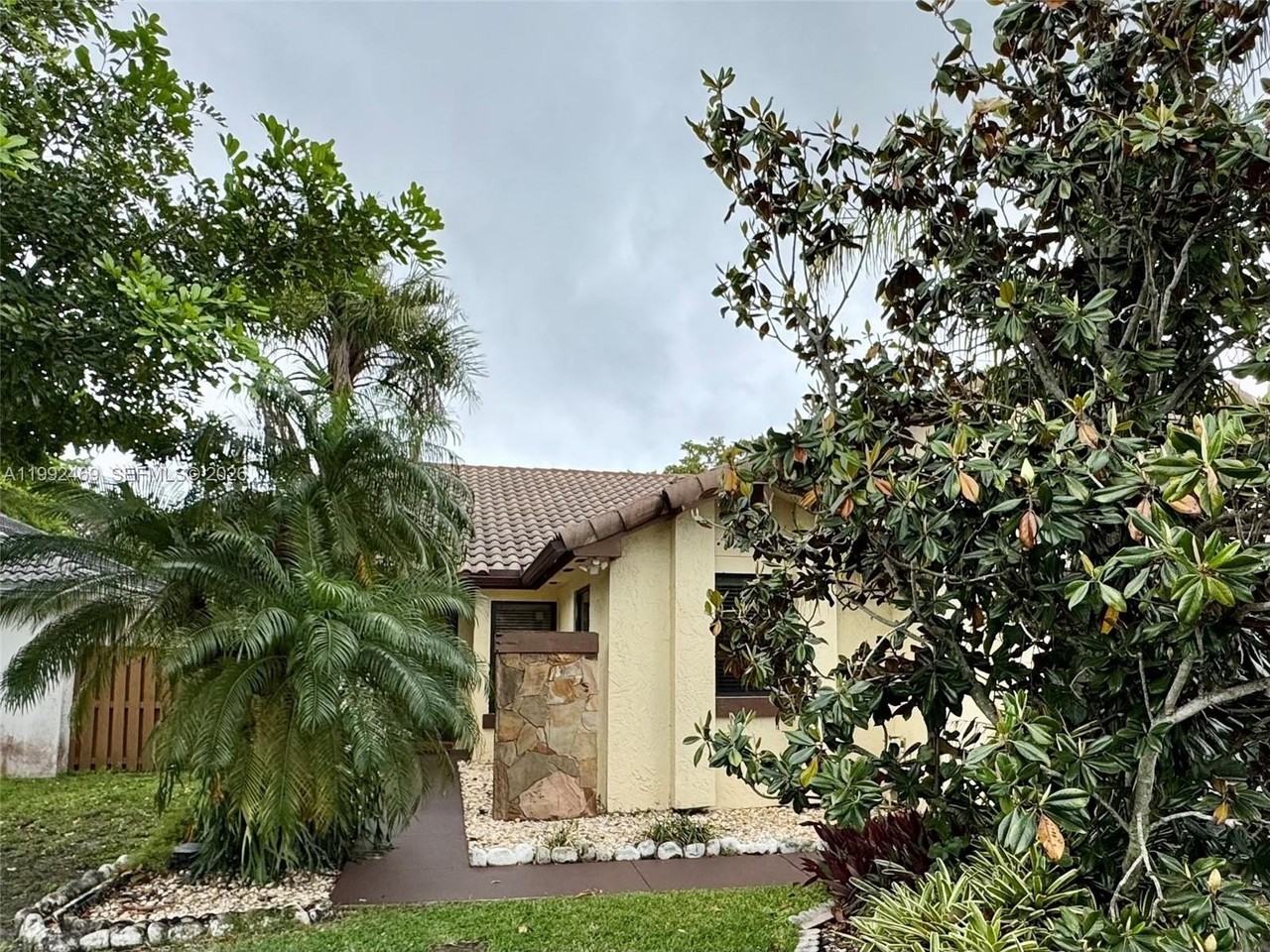 2159 Baton Rouge #2159 - Photo 2 of 26