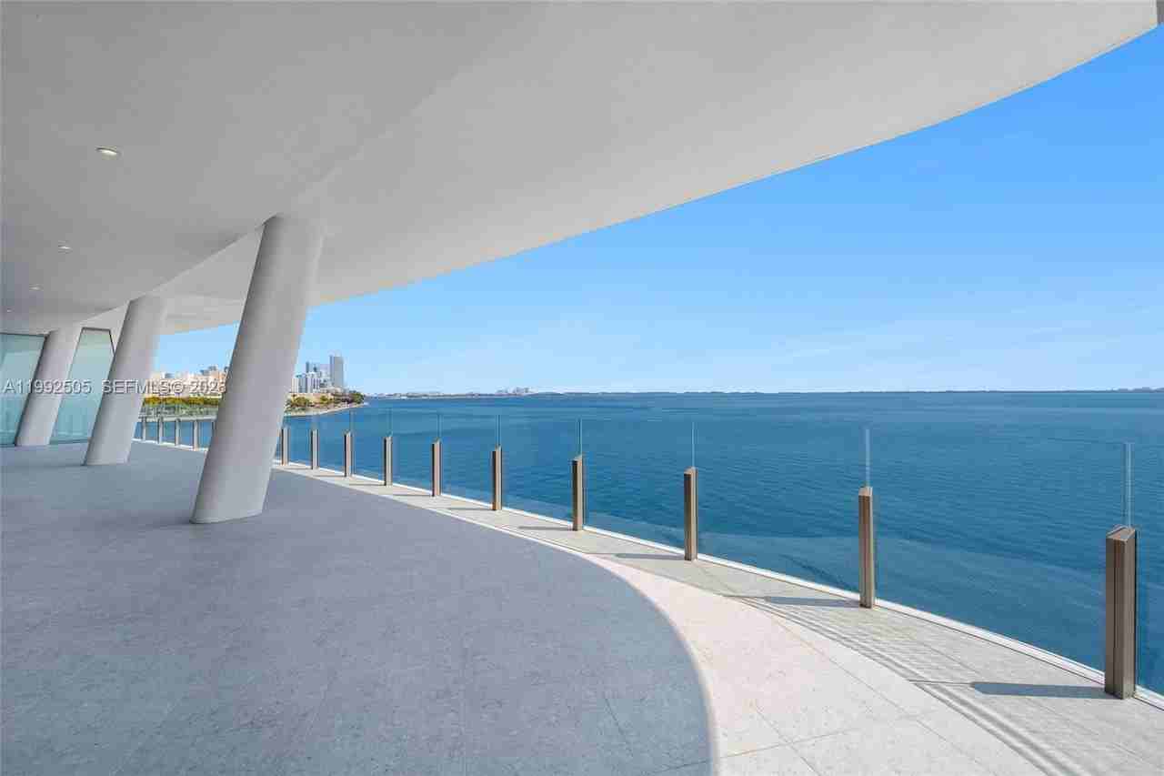 5 Grove Isle Dr #M401 - Photo 3 of 39