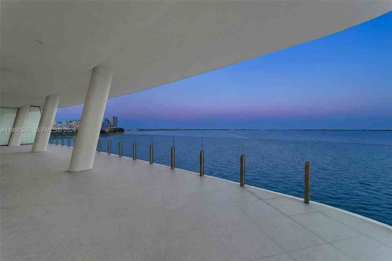 5 Grove Isle Dr #M401 - Photo 4 of 39