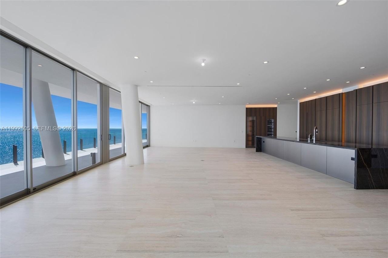 5 Grove Isle Dr #M401 - Photo 7 of 39