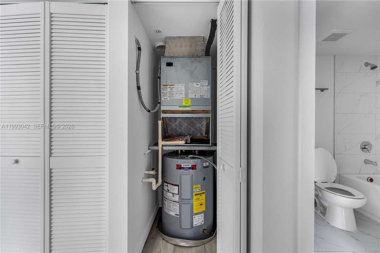 175 Nw 160th St #211 - Photo 5 of 14