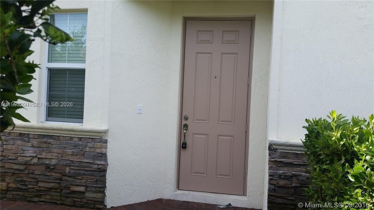 5223 Sw 77th Way #5223 - Photo 2 of 12