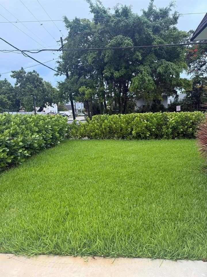 1800 Nw 18th Ter #1 - Photo 2 of 10