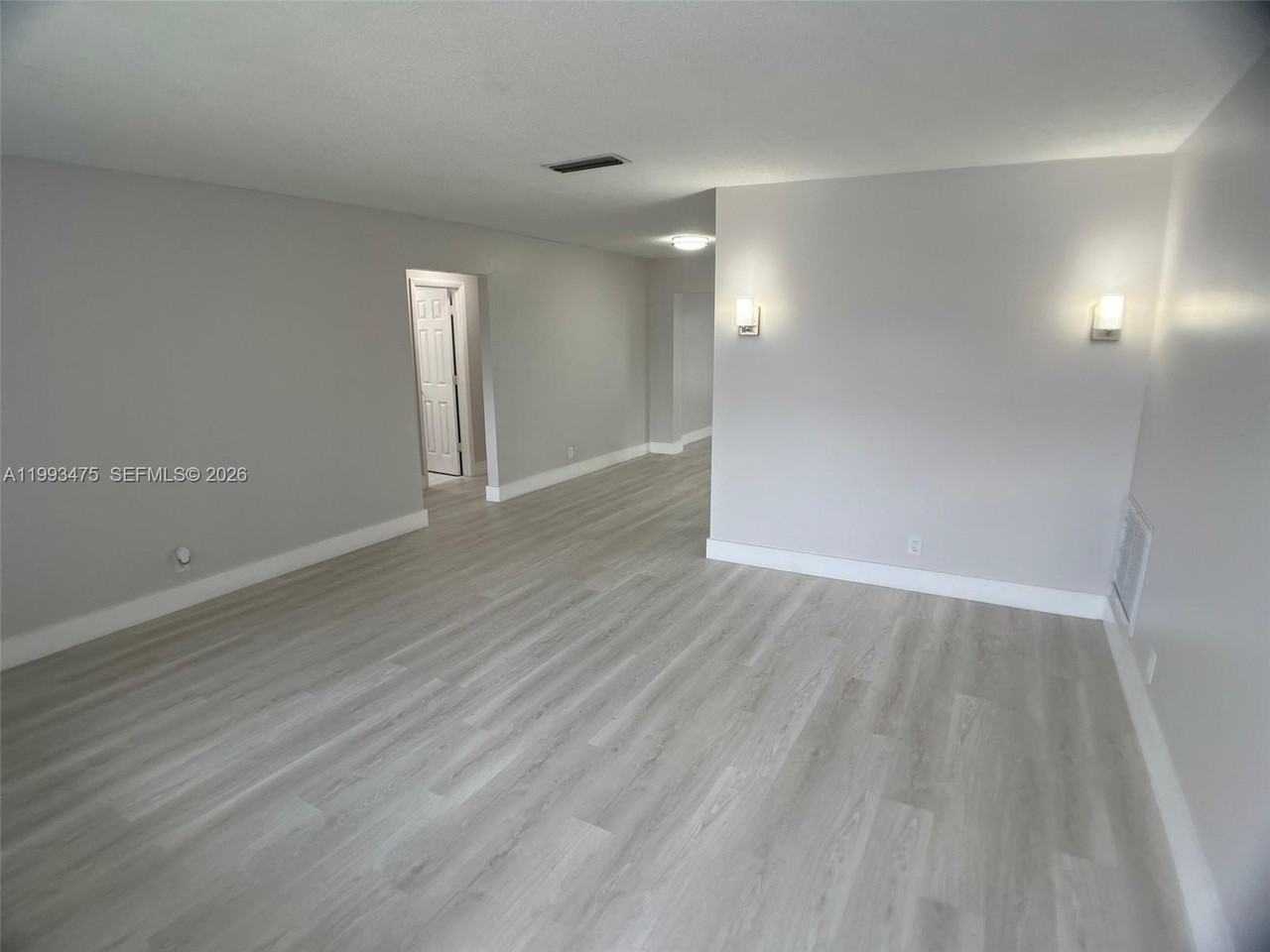 6990 Nw 17th St - Photo 3 of 19