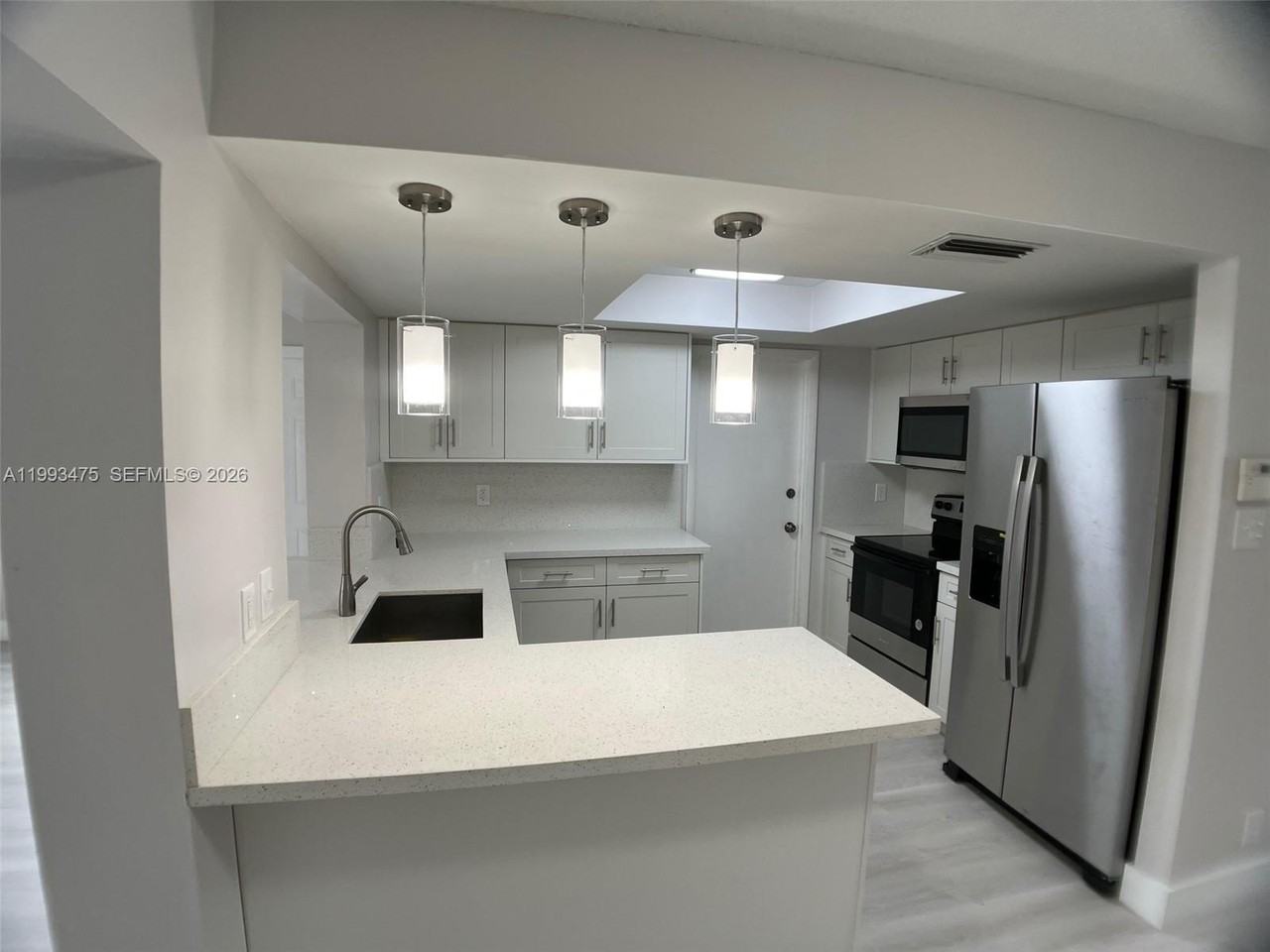 6990 Nw 17th St - Photo 7 of 19