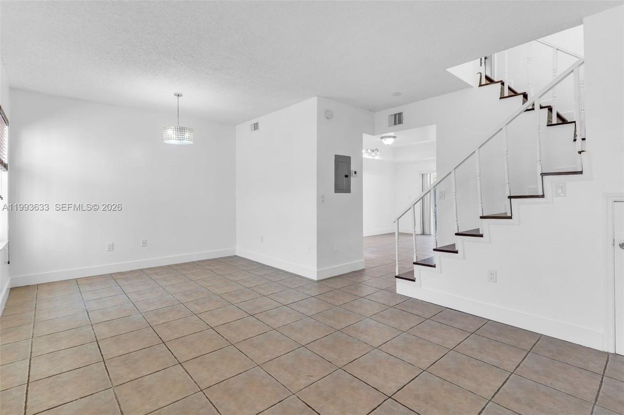 5240 Nw 109th Ave #4 - Photo 2 of 23