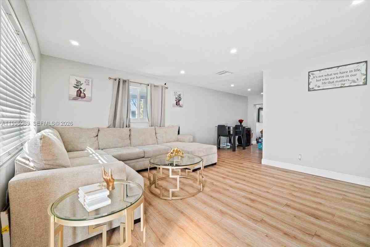 5402 Nw 25th Ter #0 - Photo 6 of 44