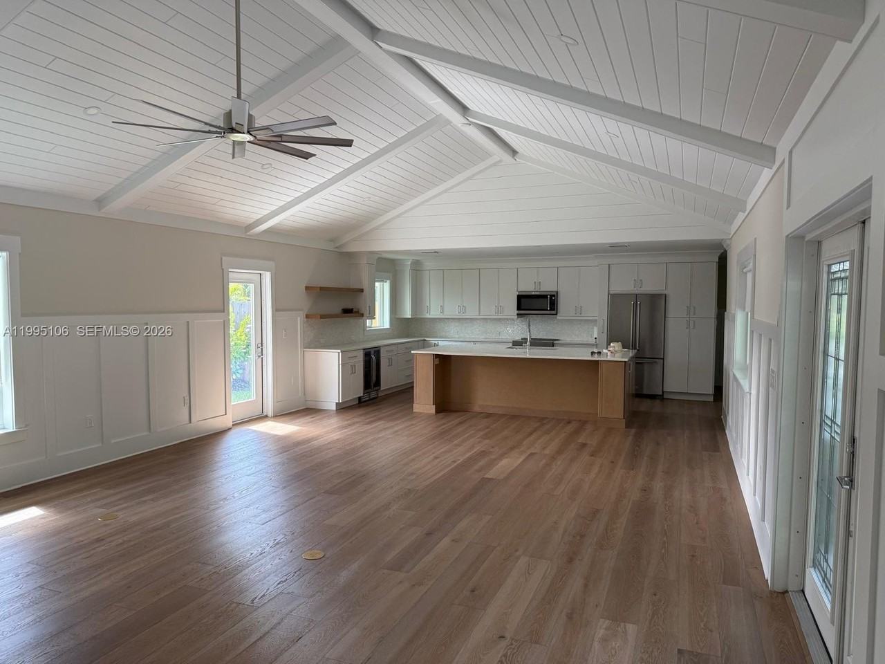 55 N Sewalls Point Rd - Photo 3 of 21