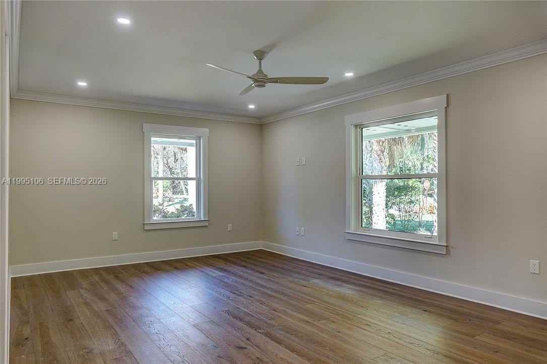 55 N Sewalls Point Rd - Photo 4 of 21