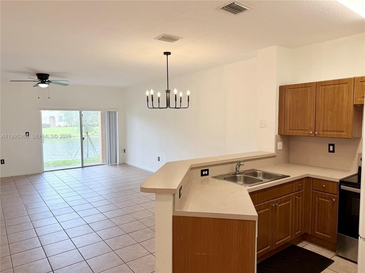 5747 Isles Cir #5747 - Photo 7 of 29