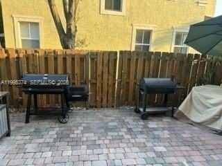 11236 Nw 87th St - Photo 5 of 26