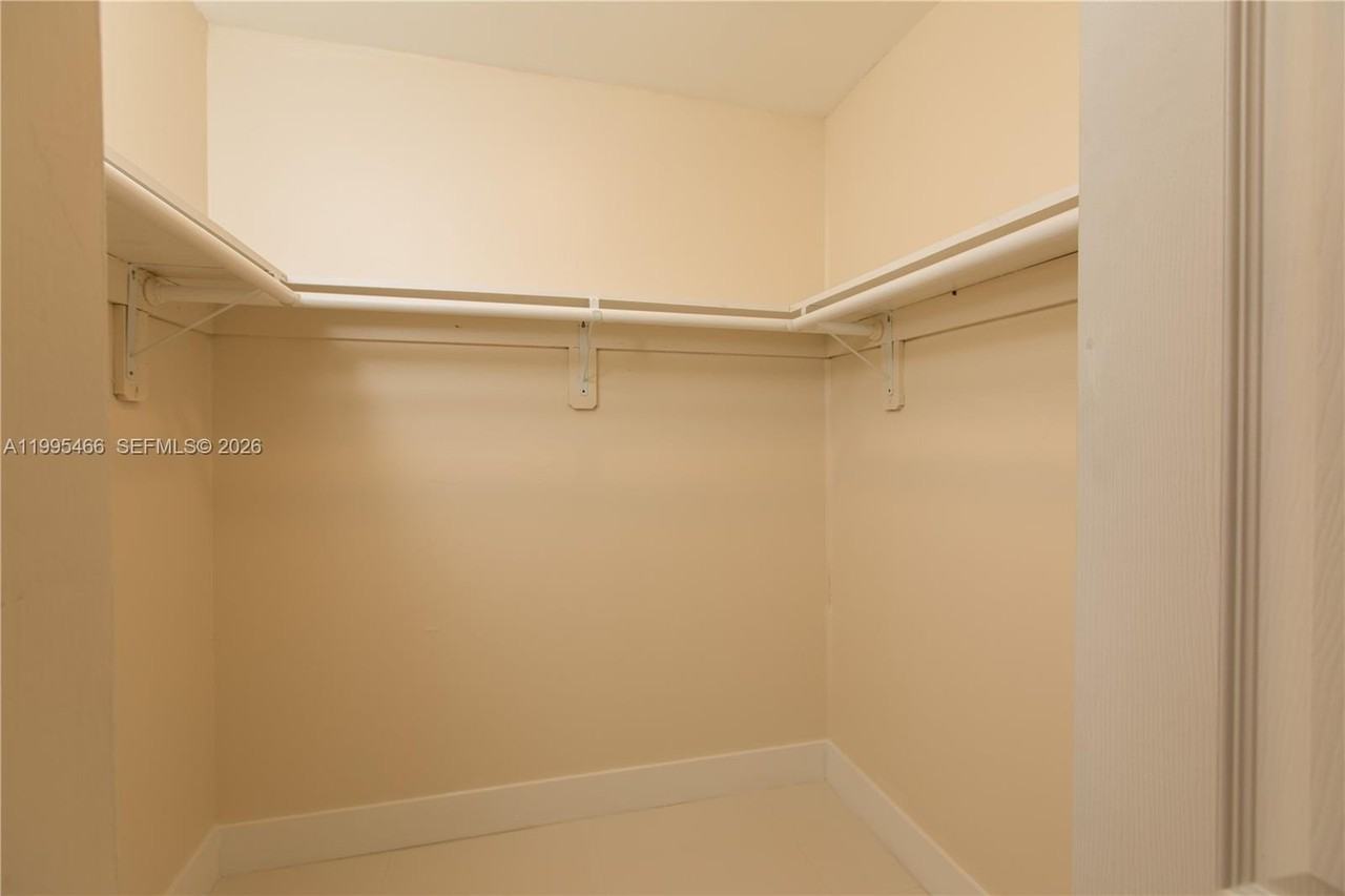 3832 Sw 89th Ct #0 - Photo 6 of 18