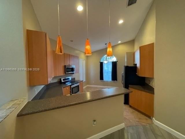 1837 Ne 37th Pl #1837 - Photo 4 of 11