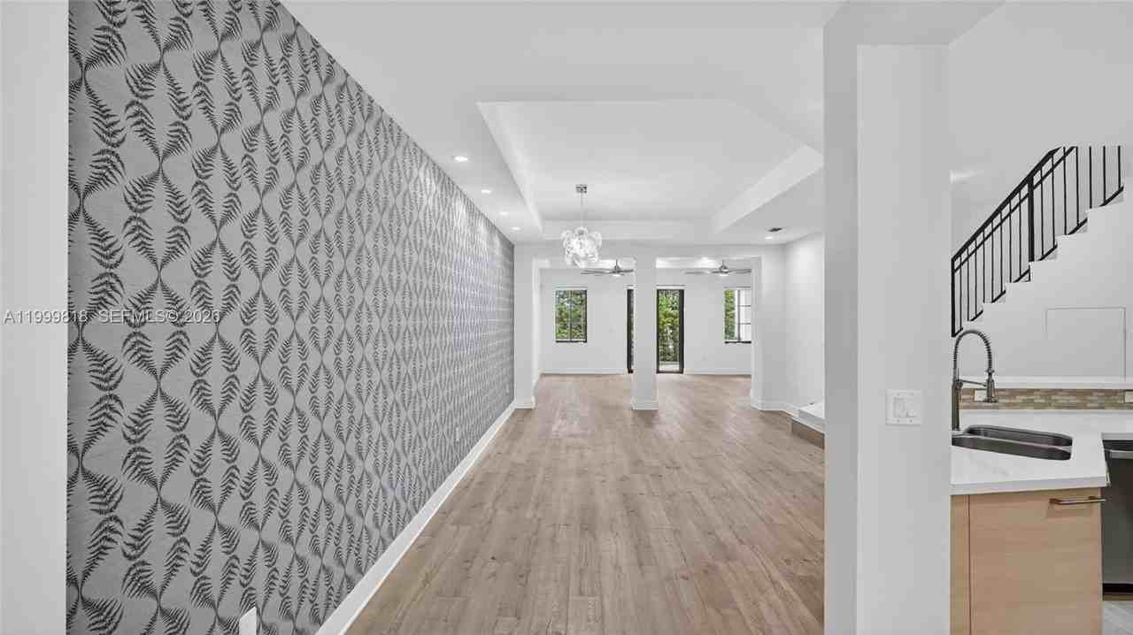 622 Malaga Ave #622 - Photo 6 of 45