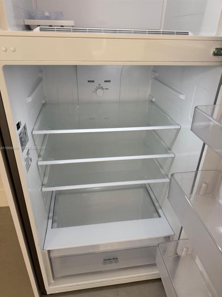 615 Ne 3rd St #1 - Photo 4 of 18