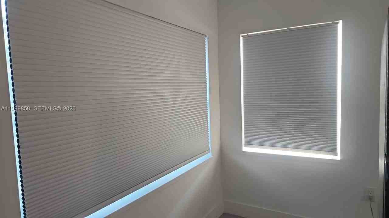 615 Ne 3rd St #1 - Photo 5 of 18