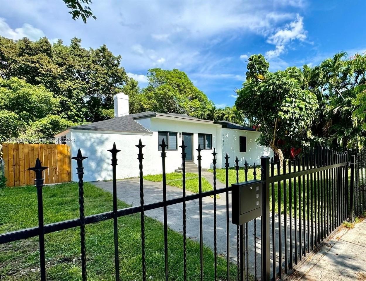 4131 Nw 11th Pl - Photo 3 of 20