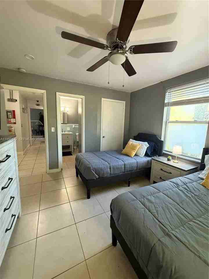 3120 Avenue Q - Photo 2 of 5