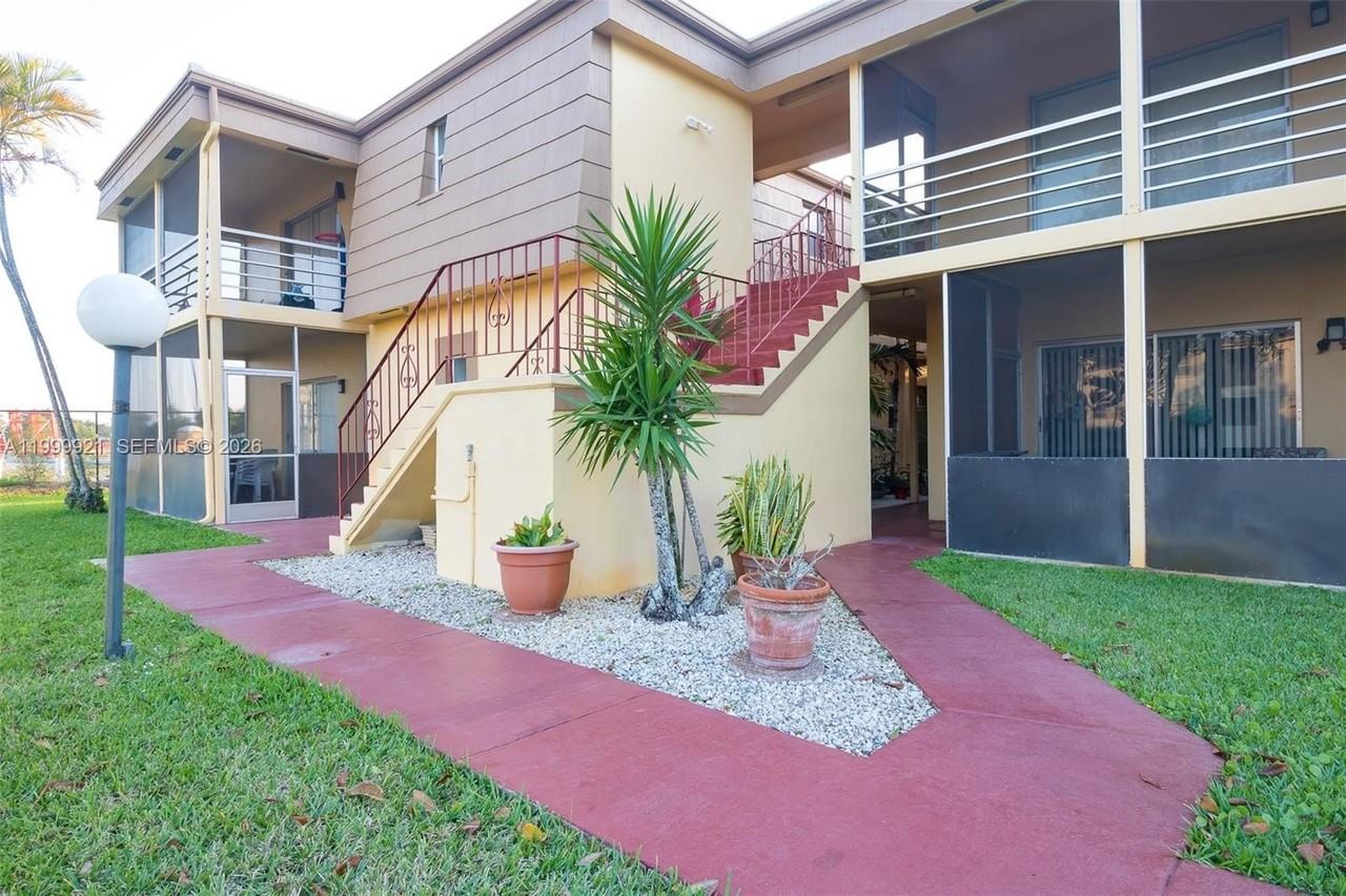 8900 Nw 38th Dr #4 - Photo 2 of 12