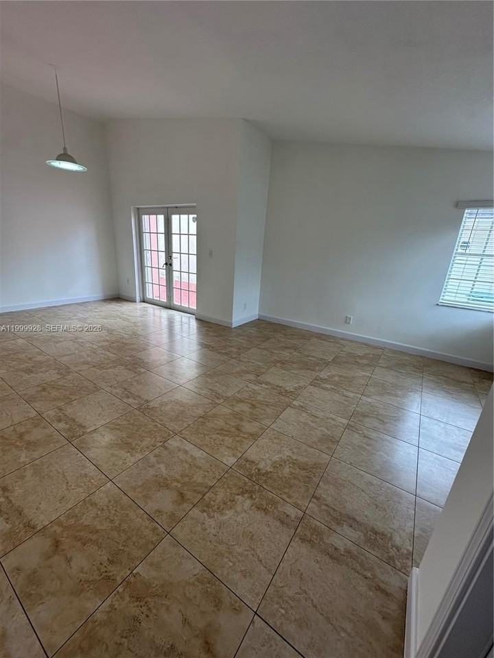 7862 Sw 157th Ct - Photo 2 of 14