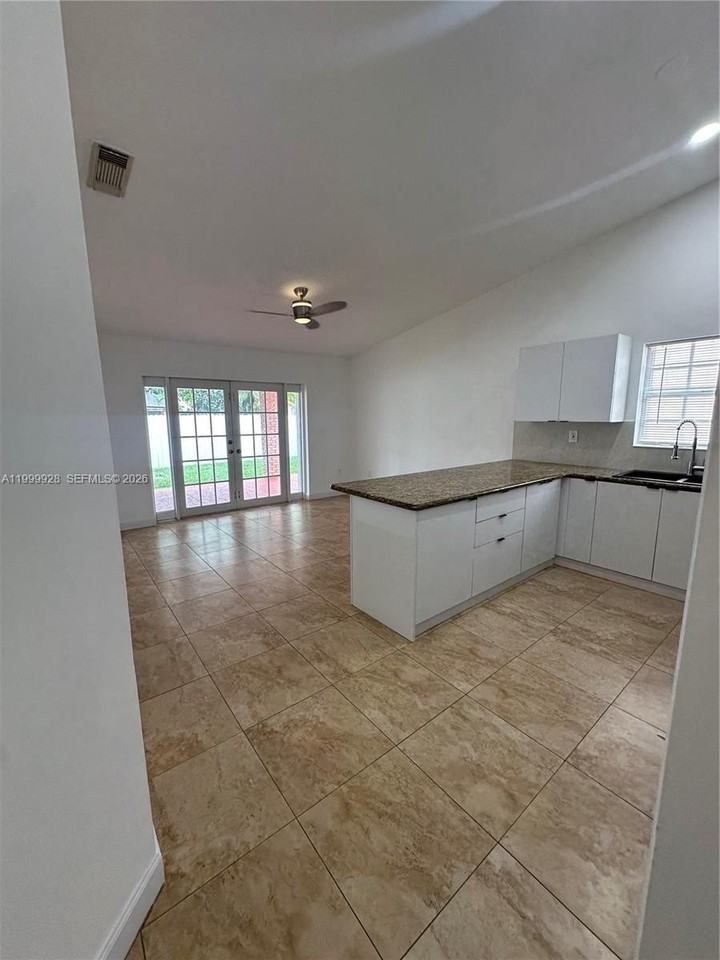 7862 Sw 157th Ct - Photo 4 of 14