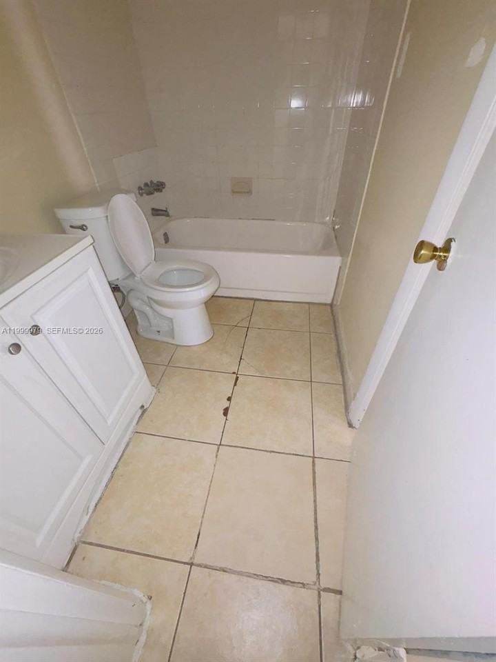 19841 Sw 114th Ave #310 - Photo 5 of 16