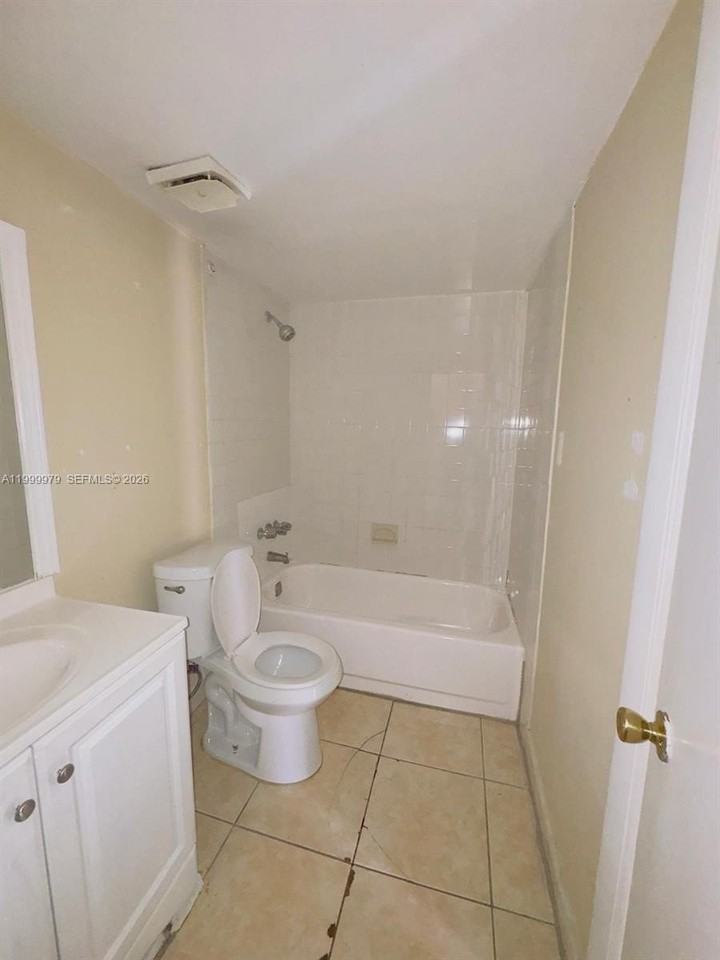 19841 Sw 114th Ave #310 - Photo 6 of 16