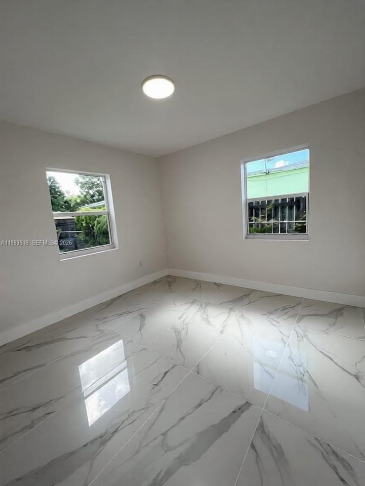 31 Sw 67th Ct - Photo 6 of 7