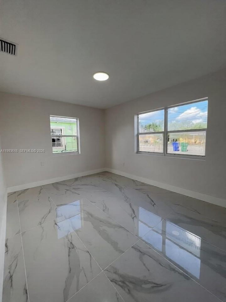 31 Sw 67th Ct - Photo 7 of 7