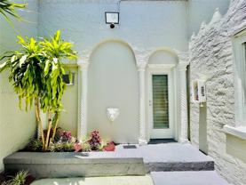 442 Sw 10th Ave - Photo 1 of 1