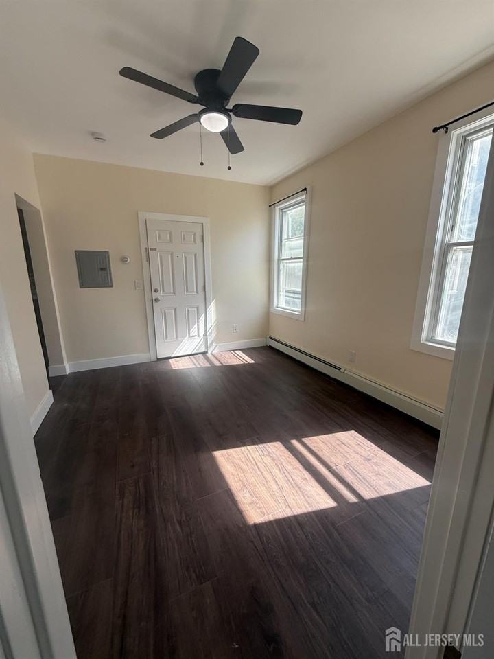 205 Duncan Ave - Photo 6 of 13