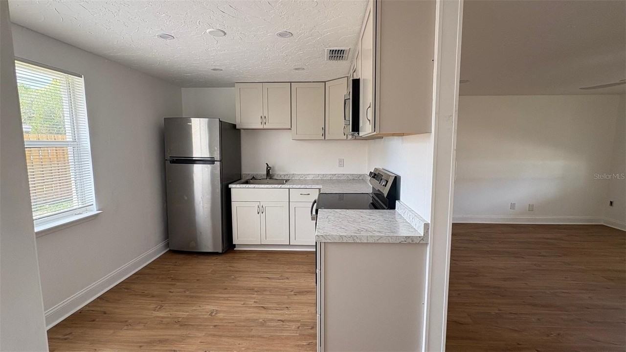 3806 Asbury Pl - Photo 5 of 6